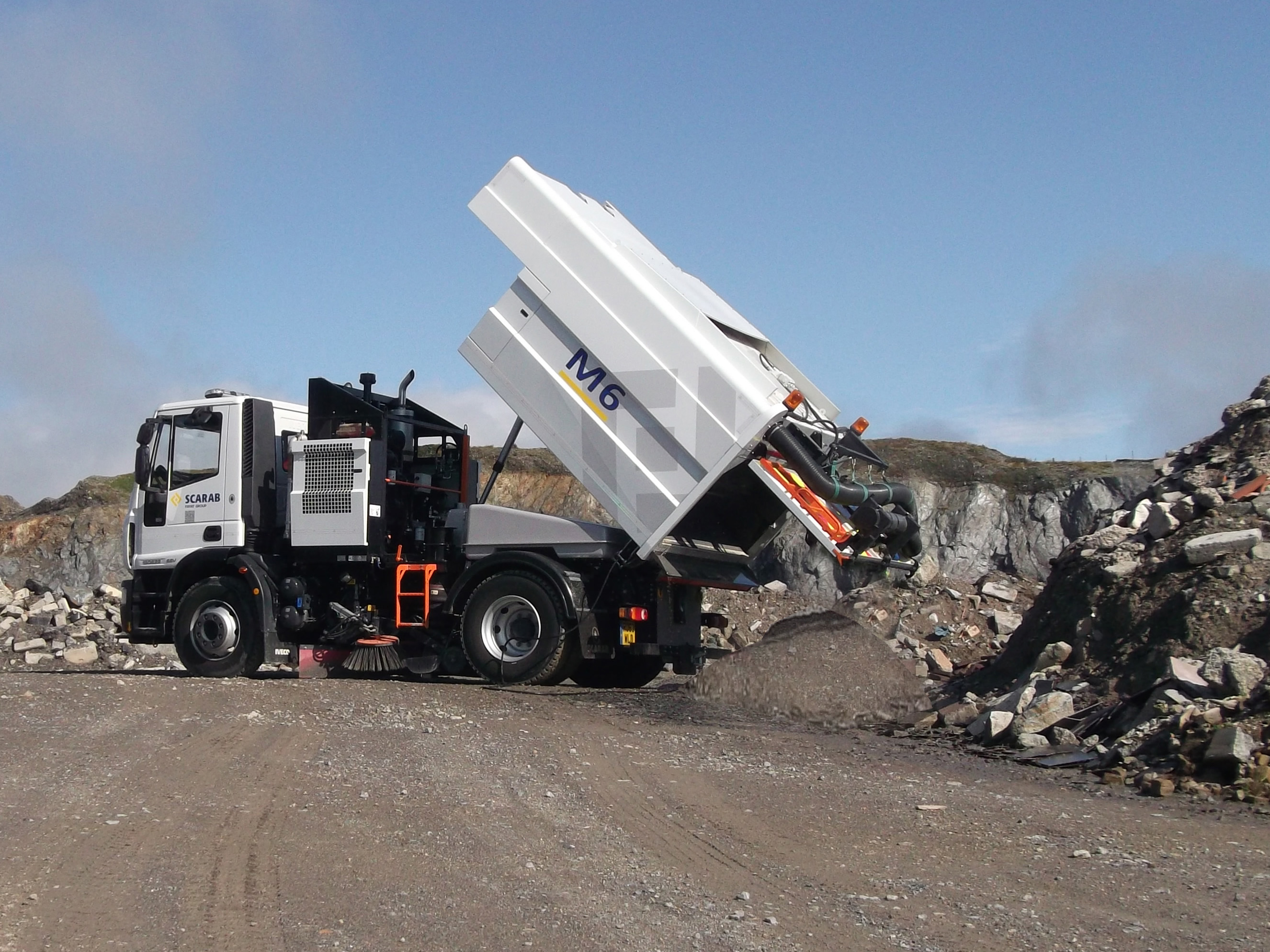 M6 truck-mounted sweeper.