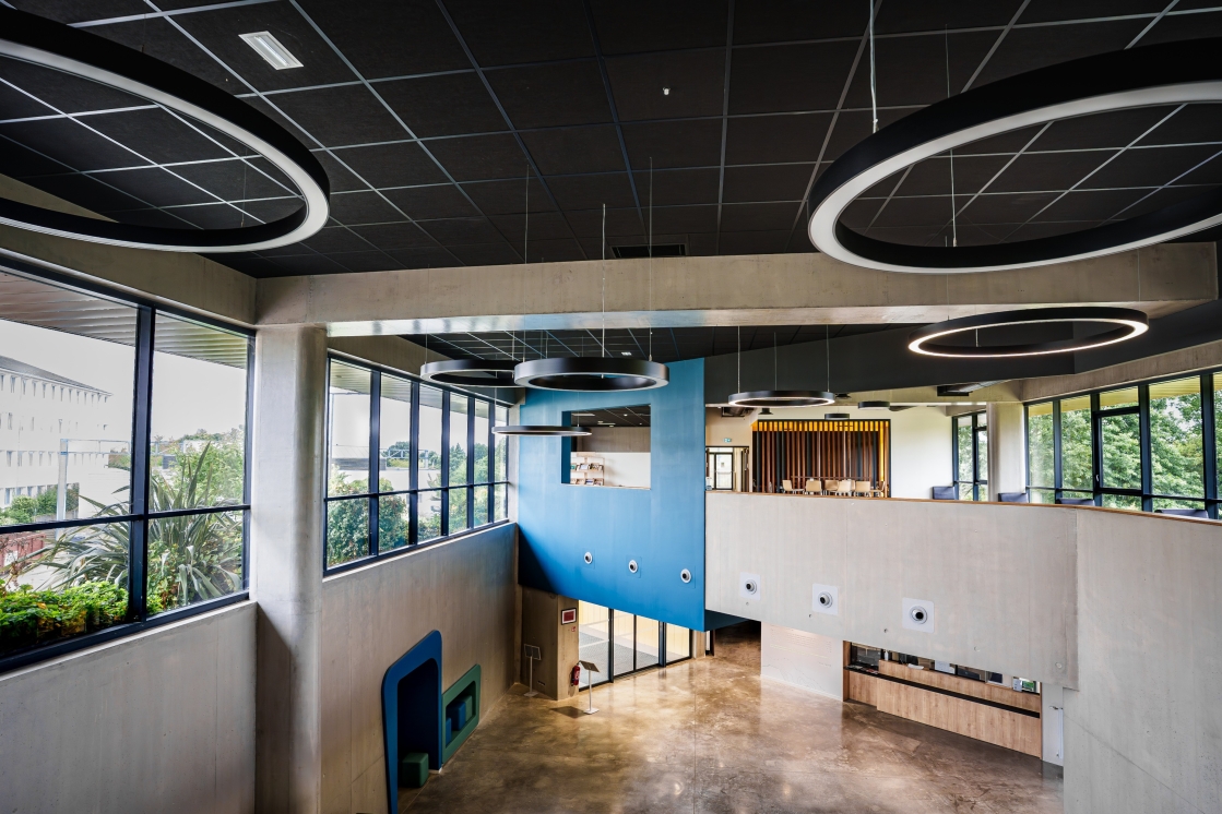 Aménagement intérieur bâtiment d'enseignement The Land 2 à Rennes, Ille-et-Vilaine (35), Bretagne - Conception et réalisation Espace Engineering Fayat, contractant général et maître d'œuvre