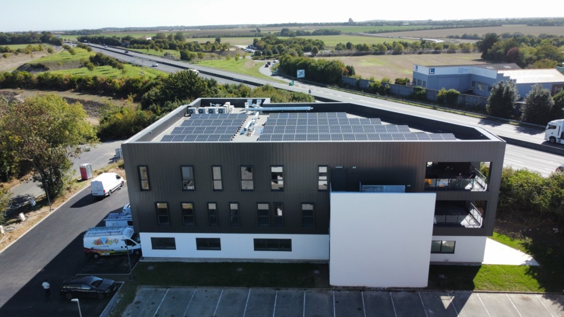 Bâtiment de bureaux à Puilboreau, Charente-Maritime (17), Nouvelle-Aquitaine - Conception et réalisation Espace Engineering Fayat, contractant général et maître d'œuvre