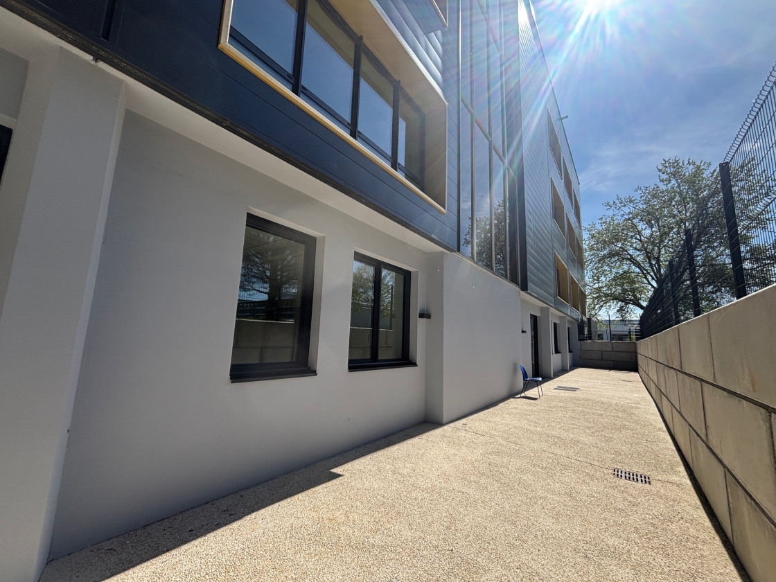 Réhabilitation bâtiment de bureaux le Kube à Pacé, Ille-et-Vilaine (35), Bretagne - conception et réalisation Espace Engineering Fayat contractant général, maître d'œuvre et architecture