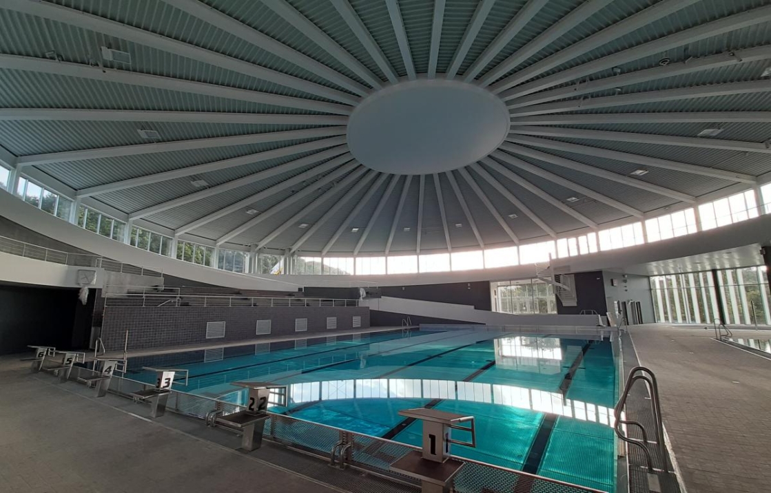intérieur de la piscine de chateaulin