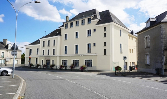 Rénovation du lycée Antoine de Saint-Exupéry à La Guerche-de-Bretagne, Ille-et-Vilaine (35), Bretagne - conception et réalisation Espace Engineering Fayat, contractant général et maître d'oeuvre