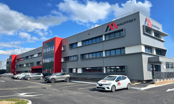 Réhabilitation bâtiment industriel Mauffrey en région parisienne - conception et réalisation Espace Engineering Fayat - contractant général et maître d'oeuvre