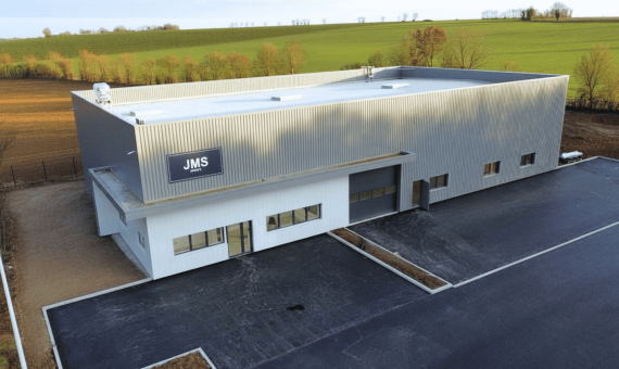 Bâtiment industriel avec espace bureau JMS Métal à Epannes, Deux-Sèvres (79), Nouvelle-Aquitaine - conception et réalisation Espace Engineering Fayat, contractant général et maître d'oeuvre
