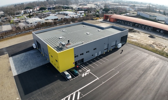 Bâtiment industriel Newloc à Carquefou (44), Loire-Atlantique, Pays de la Loire - Conception et réalisation Espace Engineering Fayat, contractant général et maître d'œuvre
