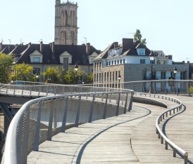 Sur la passerelle de l'île aux dames
