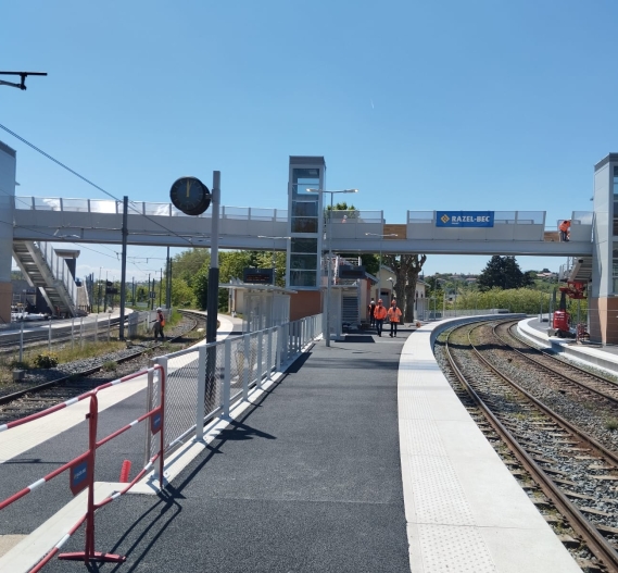 Gare de jour extérieur
