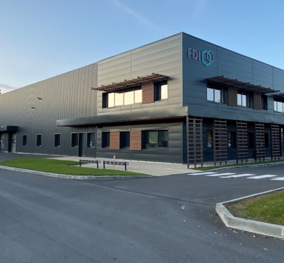 Bâtiment logistique FDI à Saint-Jacques-de-la-Lande, Ille-et-Vilaine (35), Bretagne - conception et réalisation Espace Engineering Fayat, contractant général et maître d'oeuvre