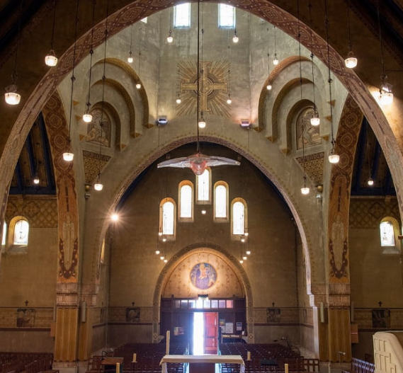 intérieur d'une église