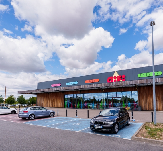 Bâtiment commercial Gifi au Retail Park Niort (79) - conception et réalisation Espace Engineering Fayat
