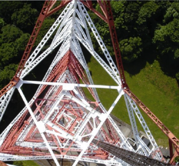 Maintenance de pylônes métalliques pour la défense et d’installation civiles de communication