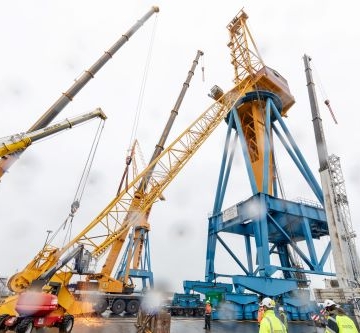 Démantèlement de la grue de Brest