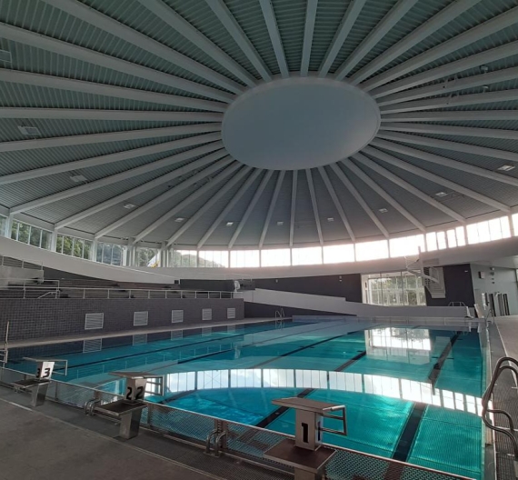 intérieur de la piscine de chateaulin
