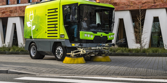 Road Equipment - F.E.S - RAVO - 5 eSeries sweeping