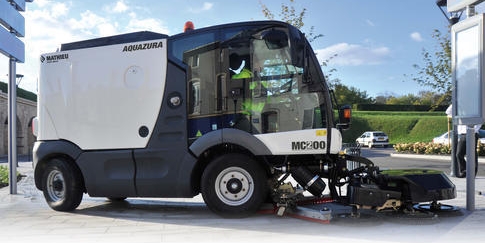 compact-road-sweeper-aquazura_content.jpg