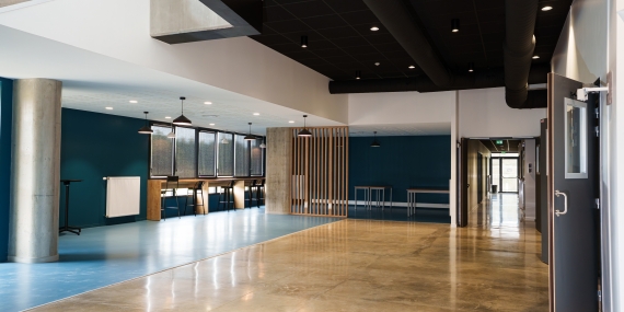Aménagement intérieur bâtiment d'enseignement The Land 2 à Rennes, Ille-et-Vilaine (35), Bretagne - Conception et réalisation Espace Engineering Fayat, contractant général et maître d'œuvre