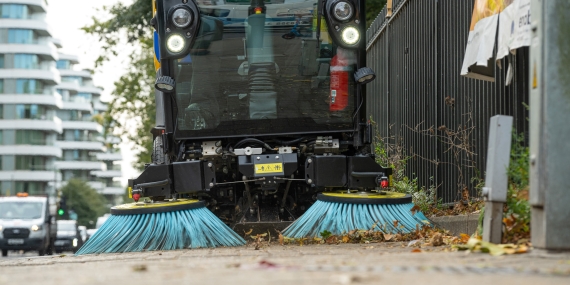 RAVO R1 brushes in operation.