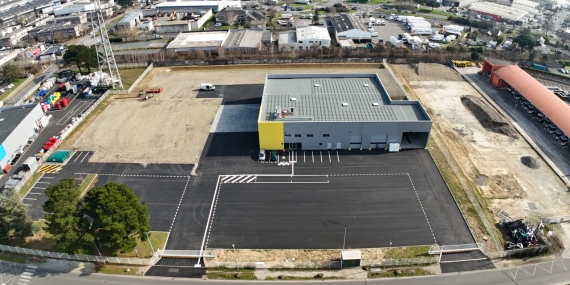 Bâtiment industriel Newloc à Carquefou (44), Loire-Atlantique, Pays de la Loire - Conception et réalisation Espace Engineering Fayat, contractant général et maître d'œuvre
