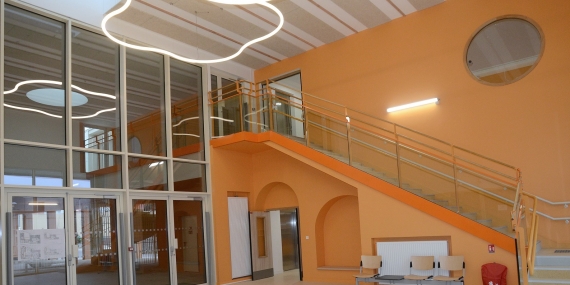 Image du hall du Groupe Scolaire de La Courneuve