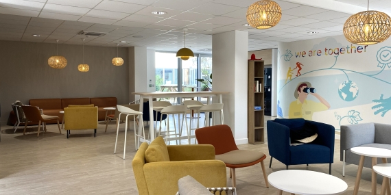 Aménagement intérieur bâtiment de bureaux Nameshield à Angers, Maine-et-Loire (49), Pays de la Loire - Conception et réalisation Espace Engineering Fayat, contractant général et maître d'œuvre