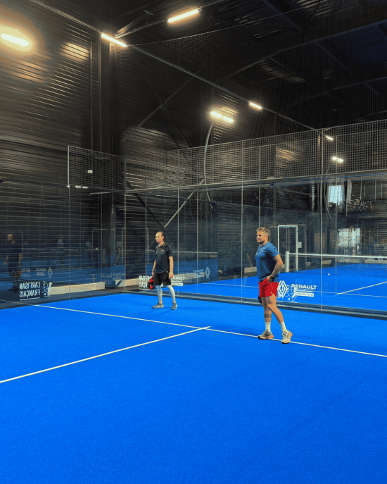 Animation padel bâtiment commercial/sportif/loisirs à Le Thou, Charente-Maritime (17), Nouvelle-Aquitaine - conception et réalisation Espace Engineering Fayat, contractant général et maître d'oeuvre