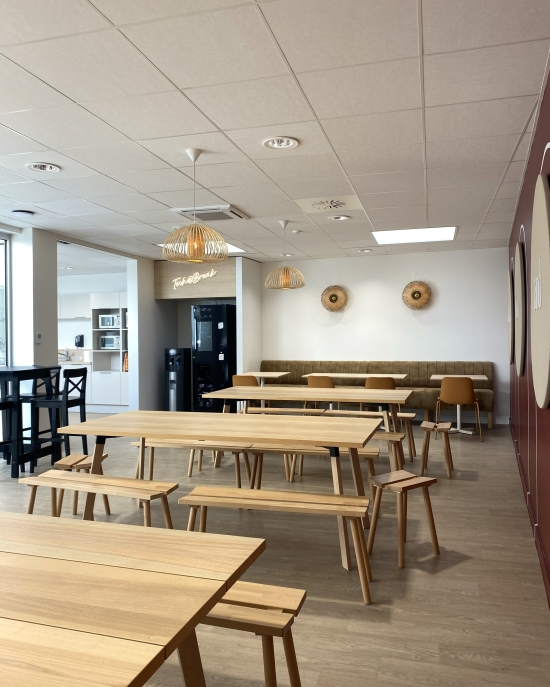 Aménagement intérieur bâtiment de bureaux Nameshield à Angers, Maine-et-Loire (49), Pays de la Loire - Conception et réalisation Espace Engineering Fayat, contractant général et maître d'œuvre
