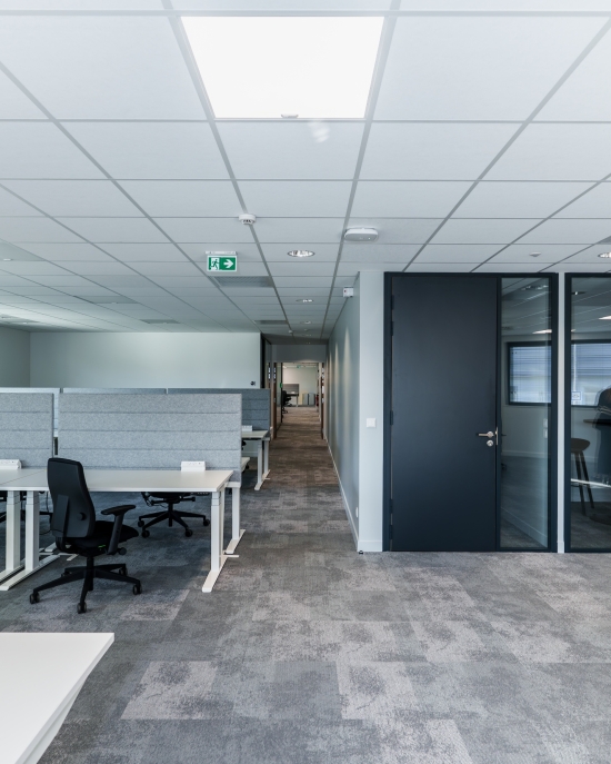 Réhabilitation partie bureaux bâtiment industriel JBT Marel à Baud, Morbihan (56), Bretagne- conception et réalisation Espace Engineering Fayat, contractant général et maître d'oeuvre