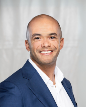 PORTRAIT RYWAN LAVIOLETTE.png