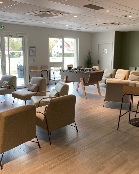 Aménagement intérieur clinique psychiatrique Les Boucles de Seine à Yvetot, Seine-Maritime (76), Normandie - conception et réalisation Espace Engineering Fayat, contractant général et maître d'œuvre