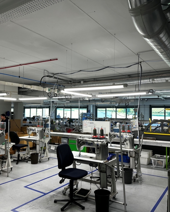 Atelier textile (couture) du bâtiment industriel Curtiss-Wright à Genté, Charente (16), Nouvelle-Aquitaine - conception et réalisation Espace Engineering Fayat, contractant général et maître d'œuvre