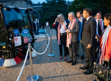Le président de la République française et la Mathieu Ravo E2