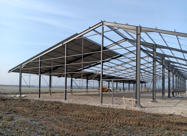 batiment agricole en cours de construction - Le Hangar Solaire Symétrique