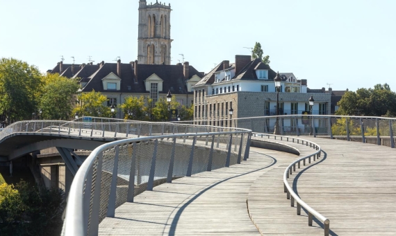 Sur la passerelle de l'île aux dames