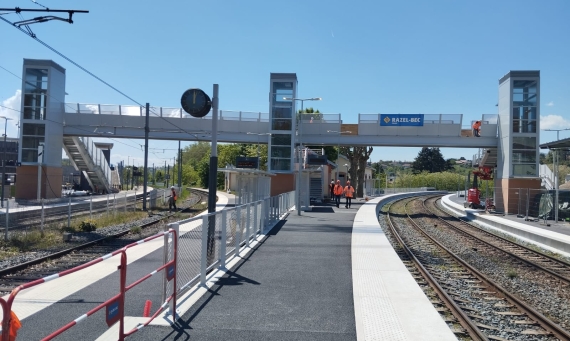 Gare de jour extérieur
