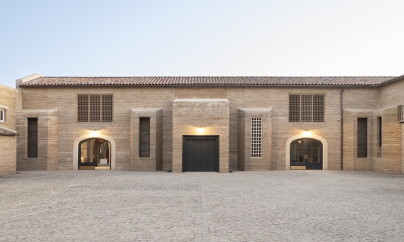 DOMAINE DE BEAUCASTEL À COURTHEZON (84)