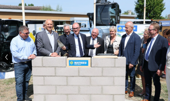 Photo construction mur par le ministre