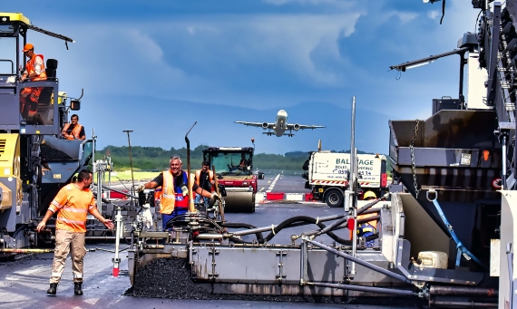 Travaux de renforcement de la piste de l’aéroport Guadeloupe, Pôle Caraïbes © Razel-Bec