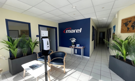 Réhabilitation partie bureaux bâtiment industriel JBT Marel à Baud, Morbihan (56), Bretagne- conception et réalisation Espace Engineering Fayat, contractant général et maître d'oeuvre