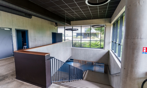 Aménagement intérieur bâtiment d'enseignement The Land 2 à Rennes, Ille-et-Vilaine (35), Bretagne - Conception et réalisation Espace Engineering Fayat, contractant général et maître d'œuvre
