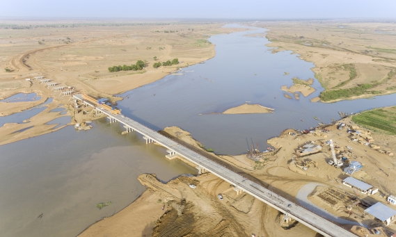 Razel-Bec Pont sur le Logone Frontiere Tchad Cameroun
