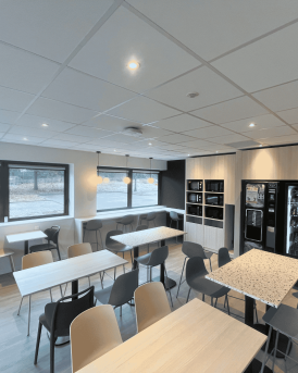 Cafétéria extension bâtiment d'enseignement AFTEC à Rennes, Ille-et-Vilaine (35), Bretagne - conception et réalisation Espace Engineering Fayat, contractant général et maître d'oeuvre