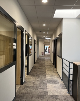 Aménagement intérieur bâtiment industriel Curtiss-Wright à Genté, Charente (16), Nouvelle-Aquitaine - conception et réalisation Espace Engineering Fayat, contractant général et maître d'œuvre