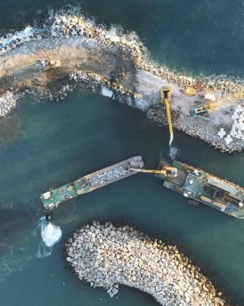 RAZEL-BEC _ digue du port Argele.jpg