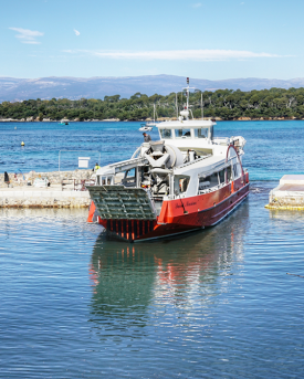 Ile Saint-Honorat - vue bateau port razel  bec