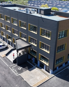 Réhabilitation bâtiment de bureaux le Kube à Pacé, Ille-et-Vilaine (35), Bretagne - conception et réalisation Espace Engineering Fayat contractant général, maître d'œuvre et architecture
