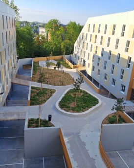 entre_les_batiments2