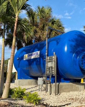 Réservoir de 26 500 L, sans vessie, sous-pression, avec compresseur, en Floride - Comté de Collier