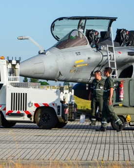 CHARLATTE - Tracteur TD225 configuration armée de l’air en opération sur base.jpg