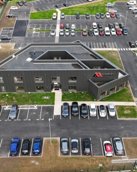 Construction plateforme logistique et bâtiment de bureau à Le Grand-Quevilly, Seine-Maritime (76), Normandie - conception et réalisation Espace Engineering Fayat, contractant général et maître d'œuvre