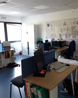Espace bureau avant rénovation bâtiment d'enseignement AFTEC à Rennes, Ille-et-Vilaine (35), Bretagne - conception et réalisation Espace Engineering Fayat, contractant général et maître d'oeuvre